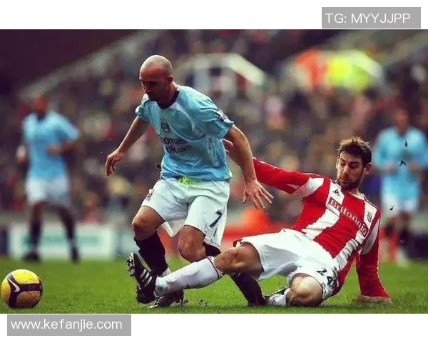 掌握足球技巧与战术提升你的球技和比赛表现的全面指南 掌握足球技巧与战术提升你的球技和比赛表现的全面指南