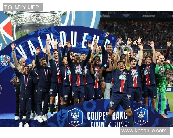 国米与曼联激情对决谁能在欧战舞台上笑到最后